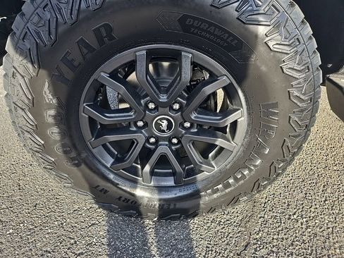 New 2025 Ford Bronco 4-Door image 38