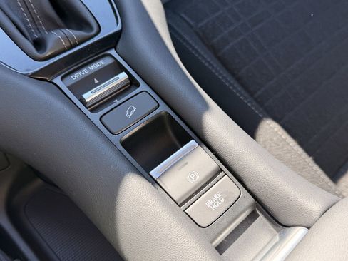 Certified 2023 Honda HR-V LX image 25