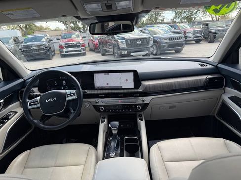 Used 2024 Kia Telluride EX image 33