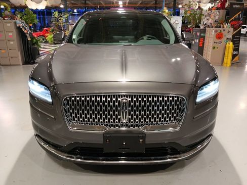 Used 2022 Lincoln Nautilus Reserve w/ Luxury Package AWD/4WD image 7