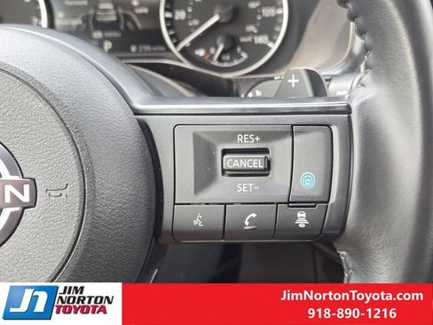 Used 2025 Nissan Pathfinder SV FWD image 28