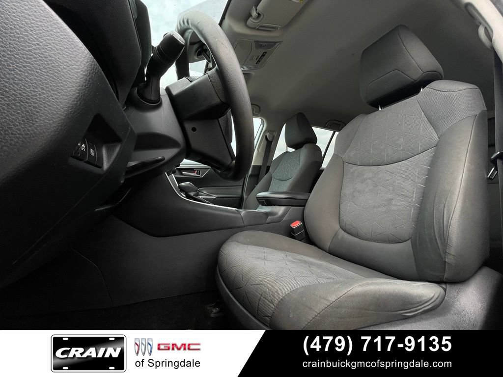 Used 2020 Toyota RAV4 XLE FWD image 24