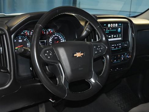 Used 2019 Chevrolet Silverado 1500 LT image 2