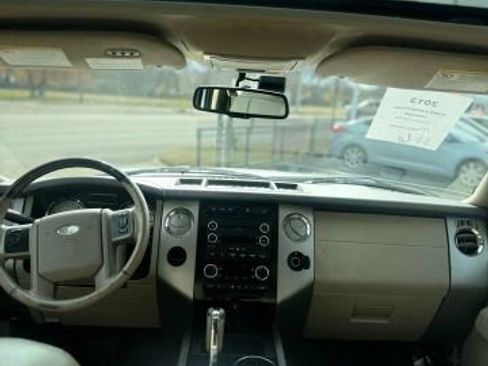 Used 2013 Ford Expedition Limited image 7