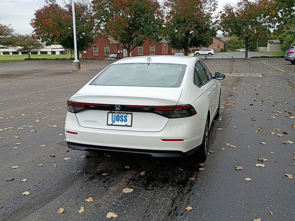 Used 2023 Honda Accord EX image 3