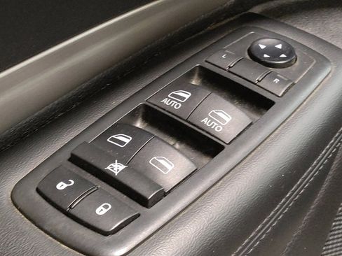 Used 2019 Dodge Durango SXT RWD image 27
