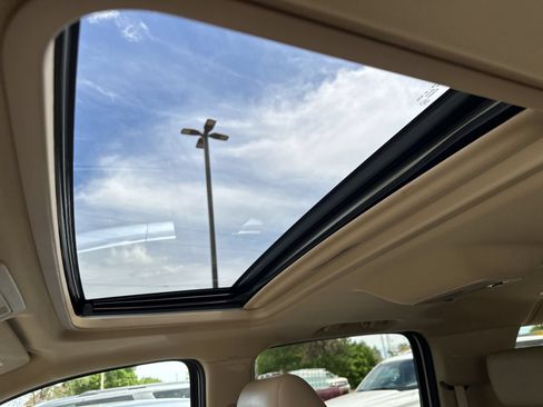 Used 2013 Chevrolet Suburban LTZ AWD/4WD image 82