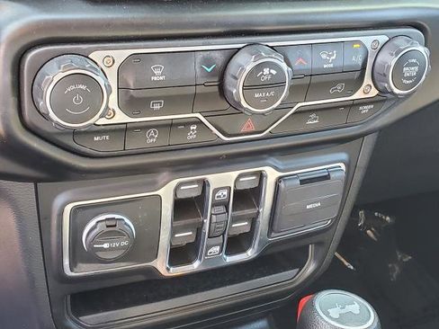 Used 2022 Jeep Wrangler Unlimited Sport image 16