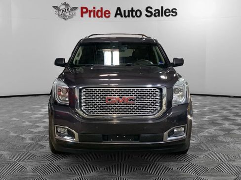 Used 2015 GMC Yukon XL Denali w/ Premium Package image 2