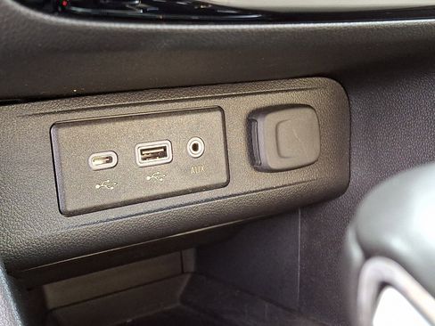 Certified 2023 Buick Encore GX Preferred FWD image 17