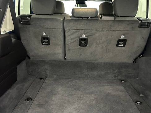 Used 2024 Jeep Wrangler Unlimited w/ Convenience Group AWD/4WD image 31
