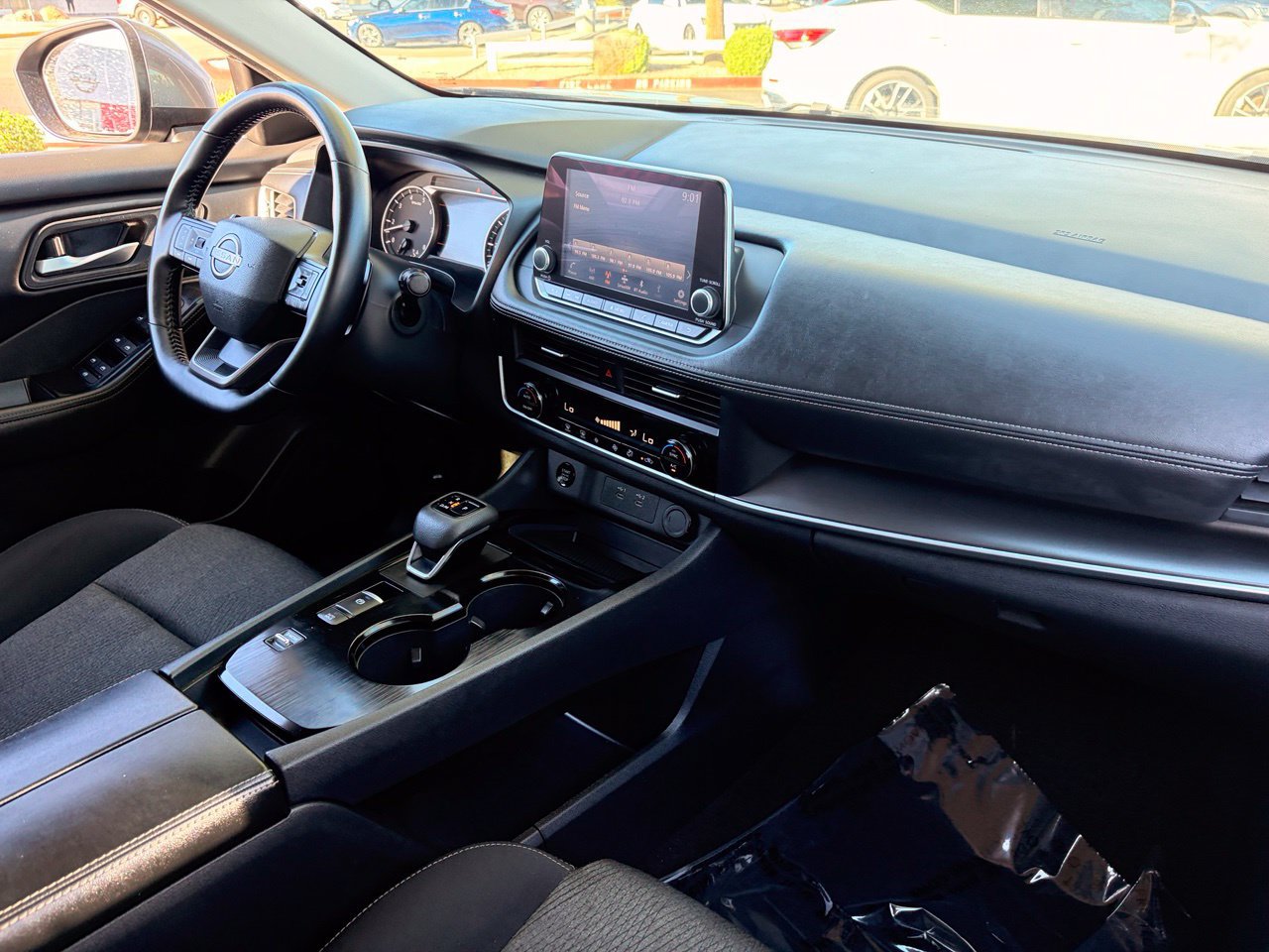 Certified 2025 Nissan Rogue SV FWD image 13