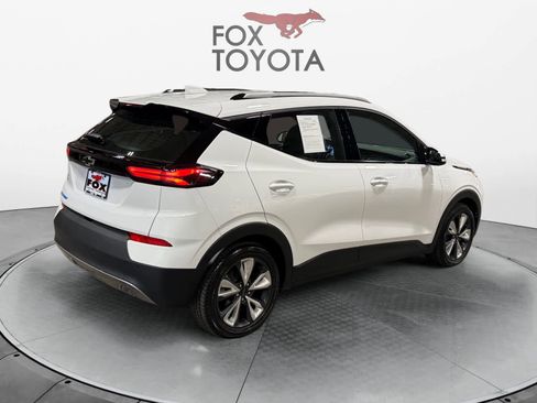 Used 2023 Chevrolet Bolt EUV LT w/ Convenience Package image 6