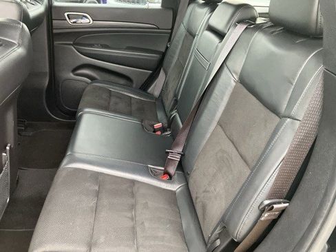 Certified 2022 Jeep Grand Cherokee Laredo X image 22