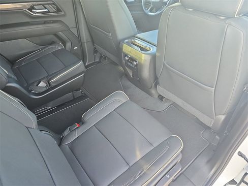 New 2026 GMC Yukon Elevation image 11