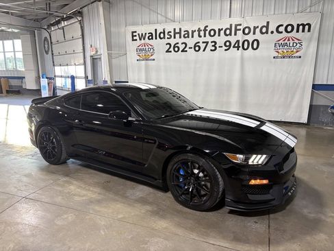 Used 2017 Ford Mustang Shelby GT350 image 2