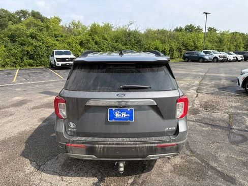 Used 2022 Ford Explorer XLT w/ Equipment Group 202A AWD/4WD image 3