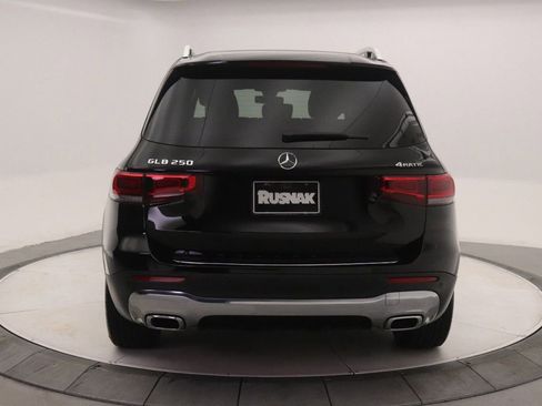 Certified 2022 Mercedes-Benz GLB 250 4MATIC image 6