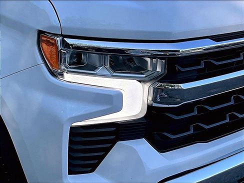Used 2022 Chevrolet Silverado 1500 LT AWD/4WD image 30