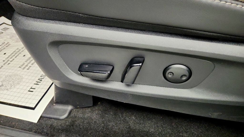 Used 2026 Nissan Pathfinder SL AWD/4WD image 10