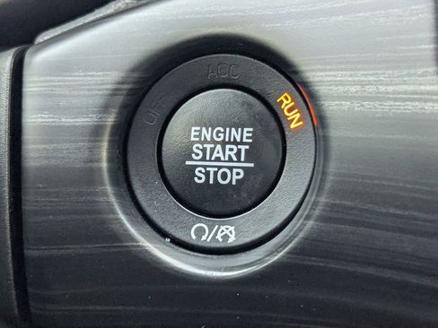 Used 2022 Jeep Grand Cherokee Laredo X image 30