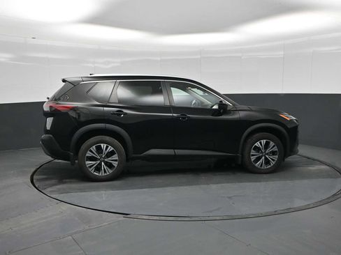 Used 2022 Nissan Rogue SV w/ SV Premium Package image 9