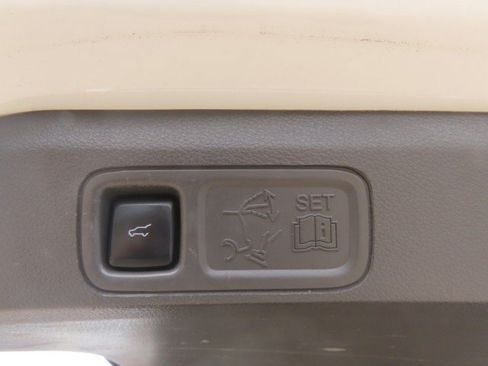 Used 2021 Ford Expedition Max XLT RWD image 13