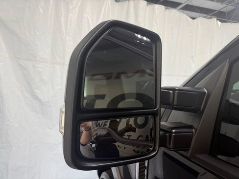 Used 2018 Ford F250 Lariat w/ Lariat Ultimate Package AWD/4WD image 11