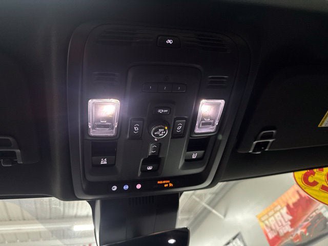 Used 2023 GMC Yukon XL Denali w/ Denali Reserve Package AWD/4WD image 13