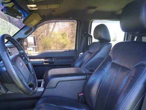 Used 2011 Ford F250 Lariat w/ Lariat Interior Pkg image 17