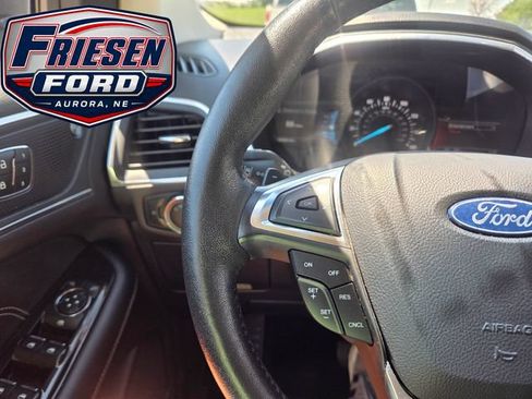 Used 2020 Ford Edge Titanium AWD/4WD image 15