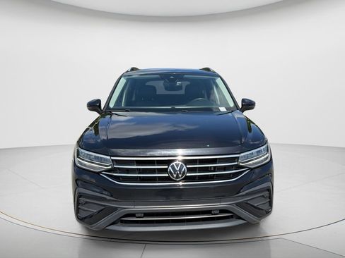 Used 2024 Volkswagen Tiguan SE FWD image 8