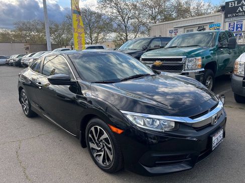 Used 2018 Honda Civic LX-P image 2