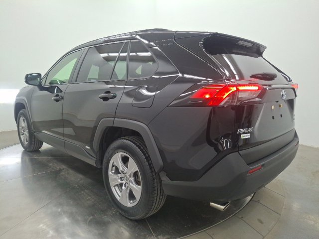 Used 2023 Toyota RAV4 XLE AWD/4WD image 5
