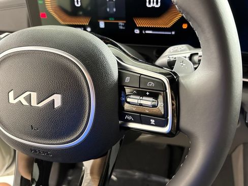 New 2026 Kia Carnival EX FWD image 31
