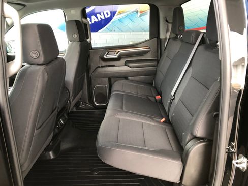 Used 2025 Chevrolet Silverado 1500 LT AWD/4WD image 8