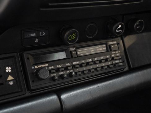 Used 1988 Porsche 911 Carrera RWD image 31