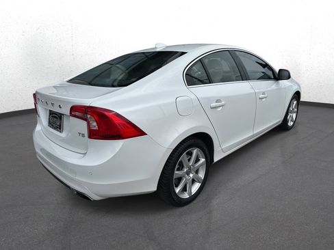 Used 2016 Volvo S60 T5 Premier w/ Convenience Package image 3