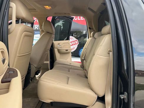 Used 2012 Cadillac Escalade EXT Luxury image 18