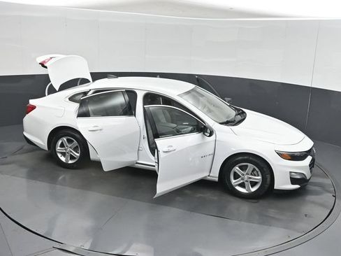 Used 2021 Chevrolet Malibu LS FWD image 59