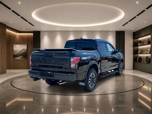 Used 2024 Nissan Titan PRO-4X w/ Pro-4x Convenience Package AWD/4WD image 6