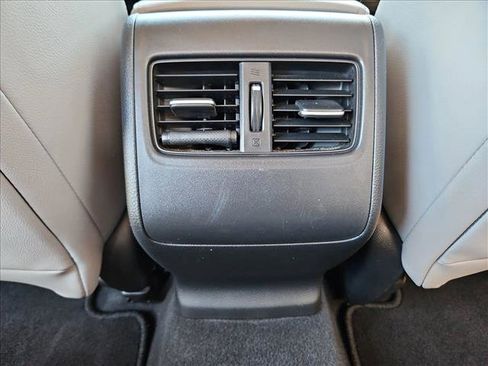 Used 2018 Honda Accord Touring image 19