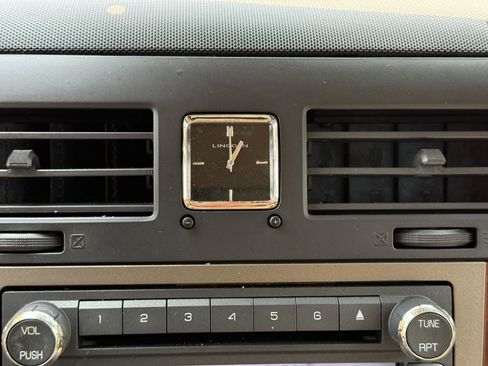 Used 2011 Lincoln Navigator 2WD w/ Monochrome Appearance Pkg image 16