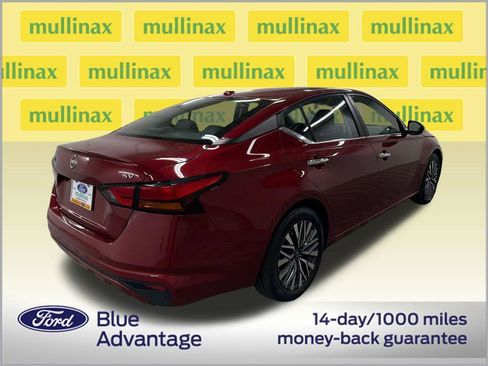 Used 2024 Nissan Altima 2.5 SV FWD image 3