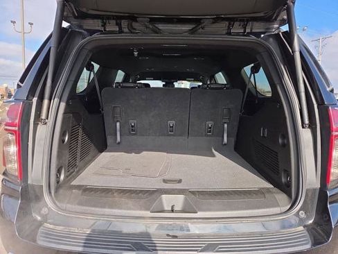 Used 2023 Chevrolet Suburban LT RWD image 14