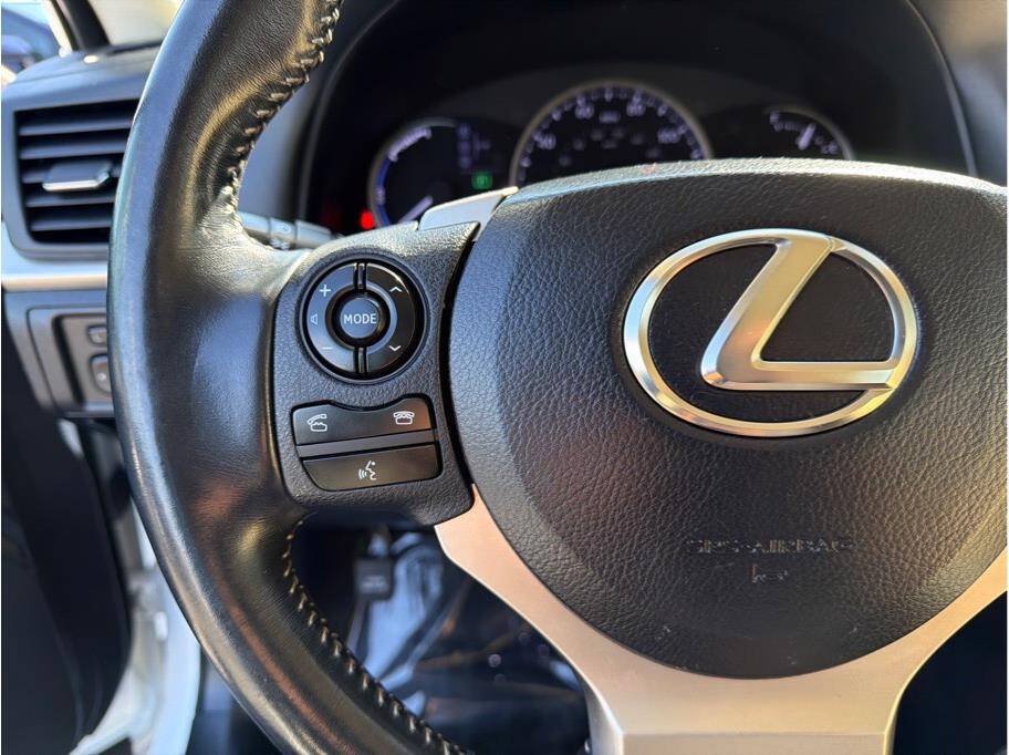 Used 2014 Lexus CT 200h FWD image 9