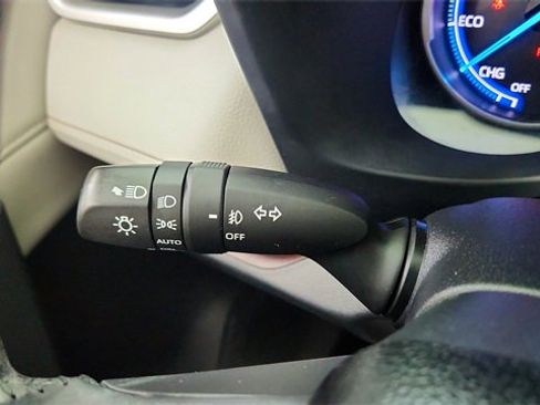 Used 2019 Toyota RAV4 Limited image 41