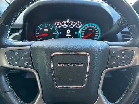 Used 2020 GMC Yukon Denali w/ Denali Premium Package AWD/4WD image 27