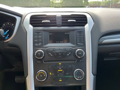 Used 2016 Ford Fusion SE FWD image 36