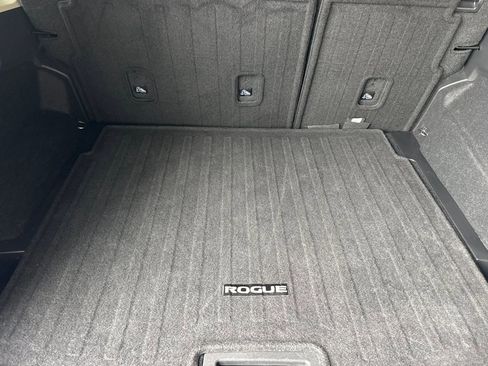 Used 2025 Nissan Rogue SV AWD/4WD image 32